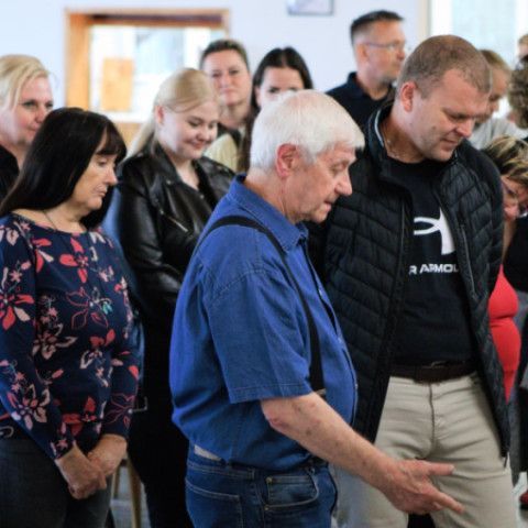 Výtvarníci zo Senice a Veľkých Pavlovíc opäť tvorili na Pálave