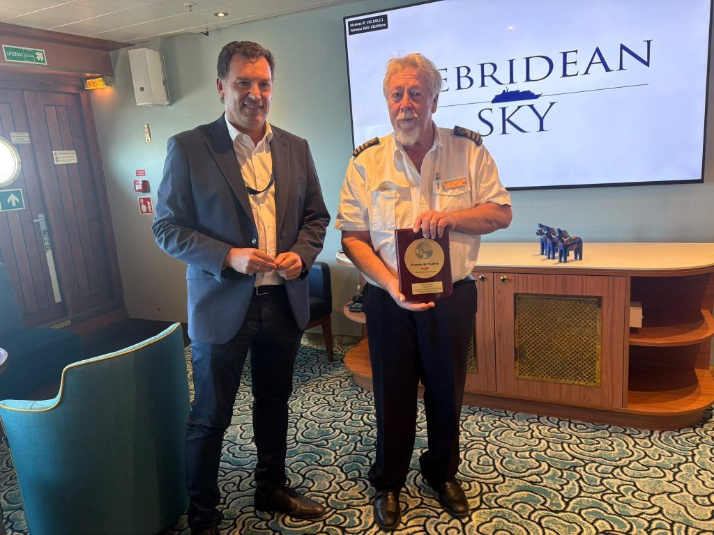 El Puerto de Huelva recibe por primera vez la escala de cruceros del buque Hebridean Sky