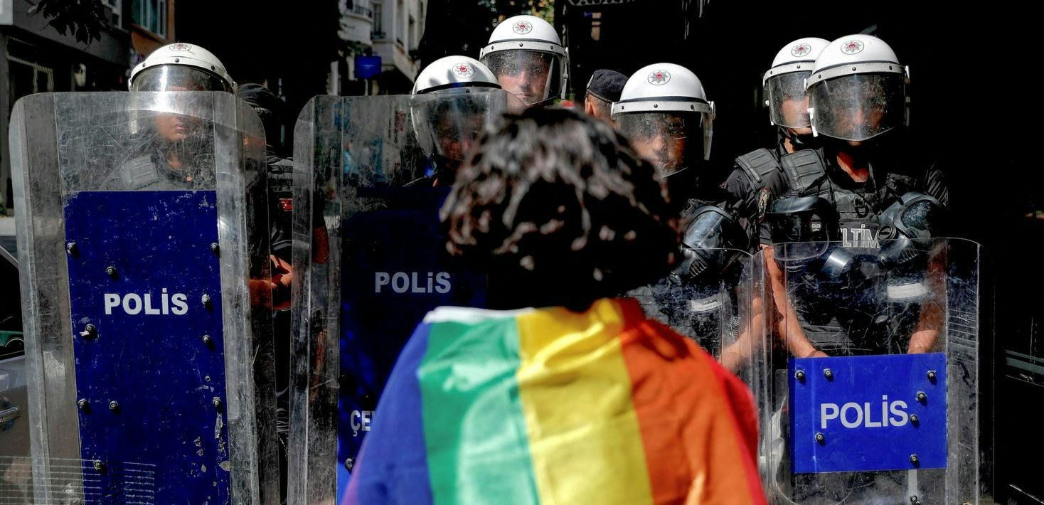 Türkiye: Authorities must end escalating crackdown on LGBTI rights groups and immediately release detained activists