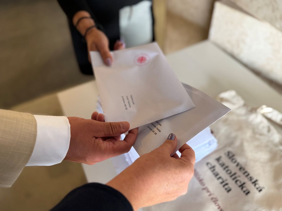 Služba má ísť za človekom, nie človek za lôžkom. Cirkvi a charity upozorňujú na neuváženú reformu