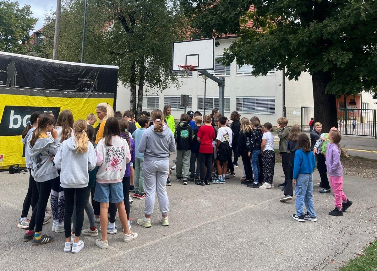 Evropski teden mobilnosti v Komendi: šolarji spoznavali prometno varnost