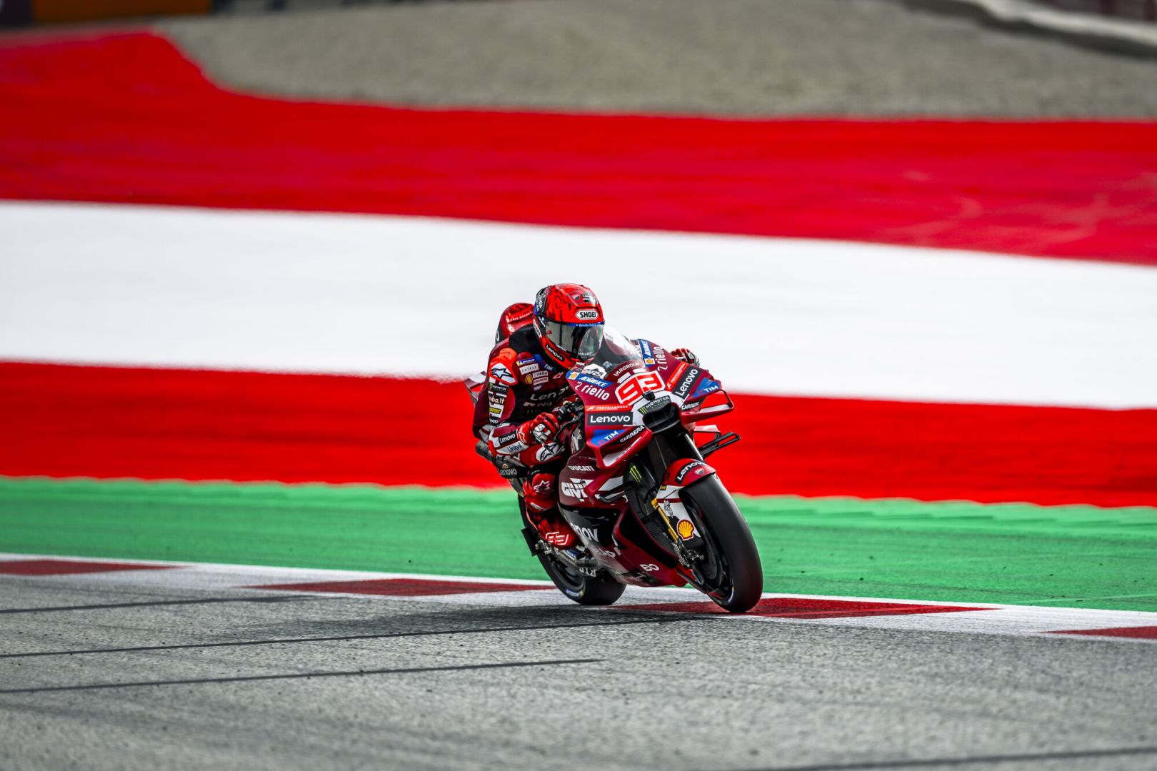 Marc Márquez y el Ducati Lenovo Team, cuartos en la jornada del viernes en Spielberg. Francesco Bagnaia, decimoctavo, se prepara para la Q1