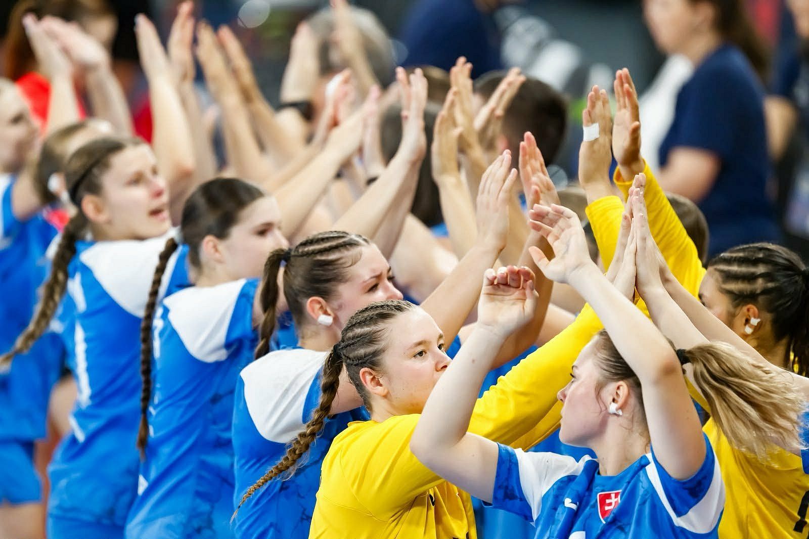 REPRE JUNIORKY: HISTORICKÁ GENERÁCIA VSTUPUJE DO NOVEJ SEZÓNY ZRAZOM V PÚCHOVE