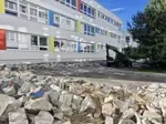 Betónové átrium základnej školy sa zazelená – pomôžu eurofondy