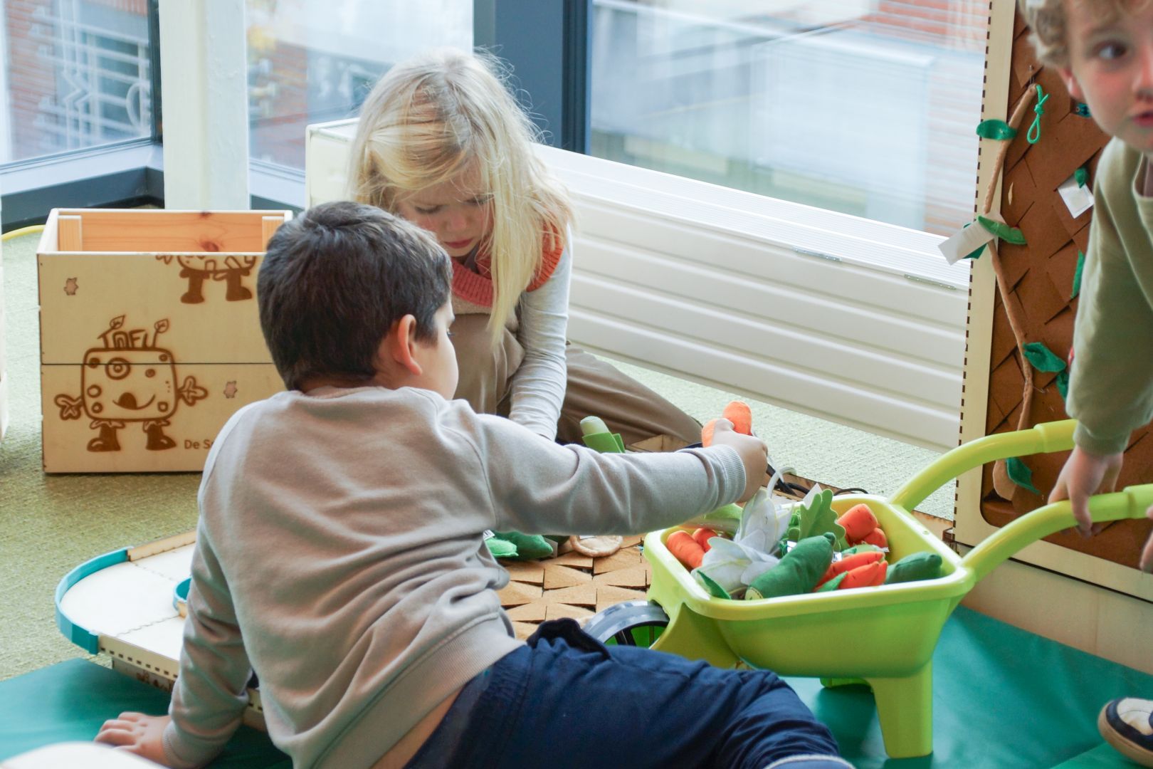 De l’alimentation saine à l’action climatique : Delhaize et GoodPlanet accompagnent désormais les enfants de 3 ​ à 18 ans
