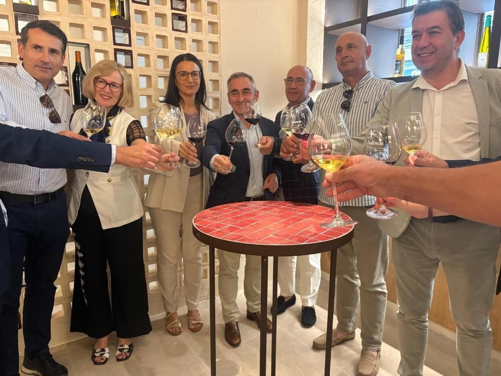 Barrachina destaca la fortaleza del vino valenciano con exportaciones por valor de 269 millones de euros y 14,2 millones para impulsar su modernización