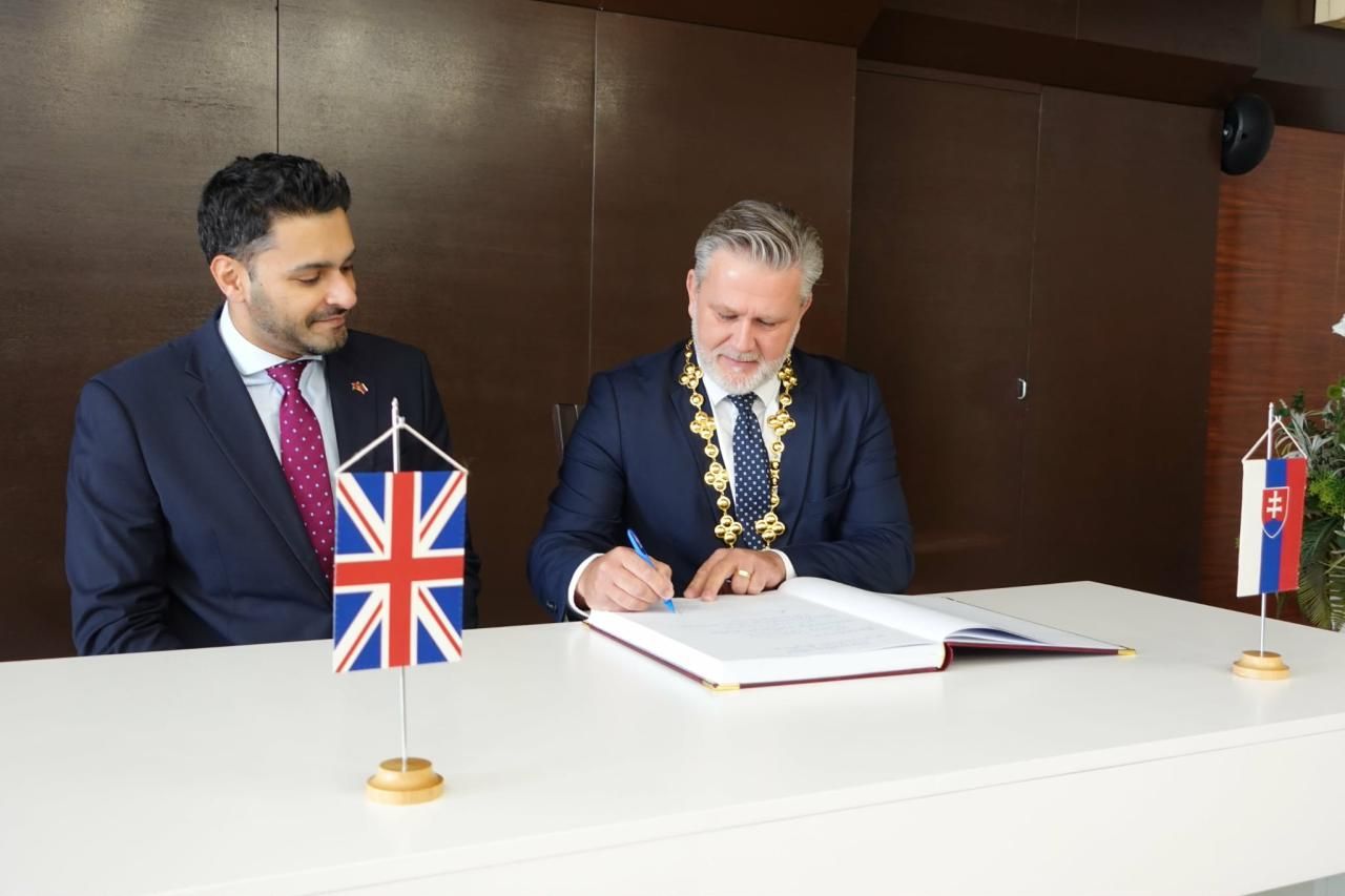 Sninu navštívil britský veľvyslanec na Slovensku Bilal Zahid