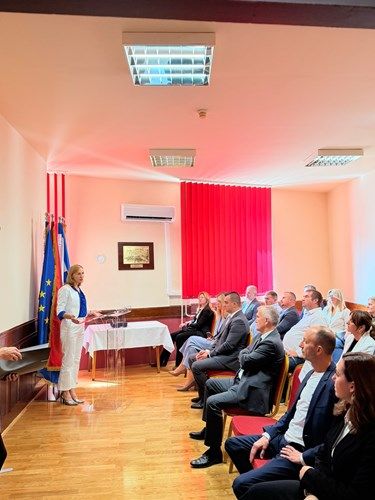Dodijeljeno 13 ugovora vrijednih 4 milijuna eura iz Programa gospodarske i društvene revitalizacije Like