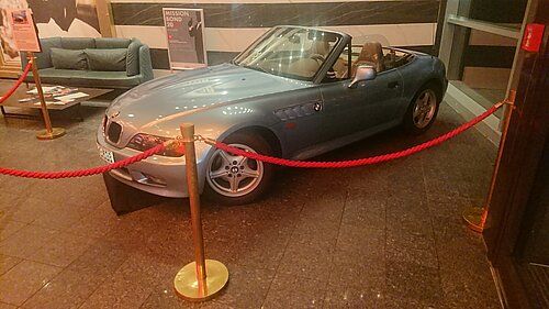 Mission Bond: Originale James-Bond-Exponate in der Volksbank BRAWO