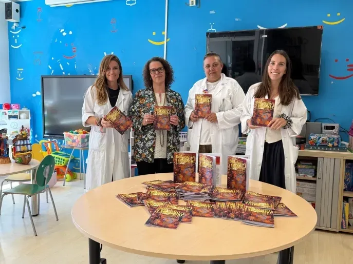 La Universidad San Jorge entrega la revista Botiquín y Sonrisas de su edición de otoño