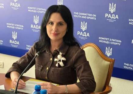 Ірина Борзова: Тисячі батьків, дітей і вчителів по всій Україні очікують на рішення, яке дозволить нинішнім десятикласникам завершити навчання у своїй школі