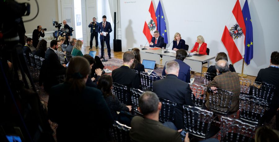 Regierungsklausur: Bundesregierung legt gemeinsame außenpolitische Grundsätze fest