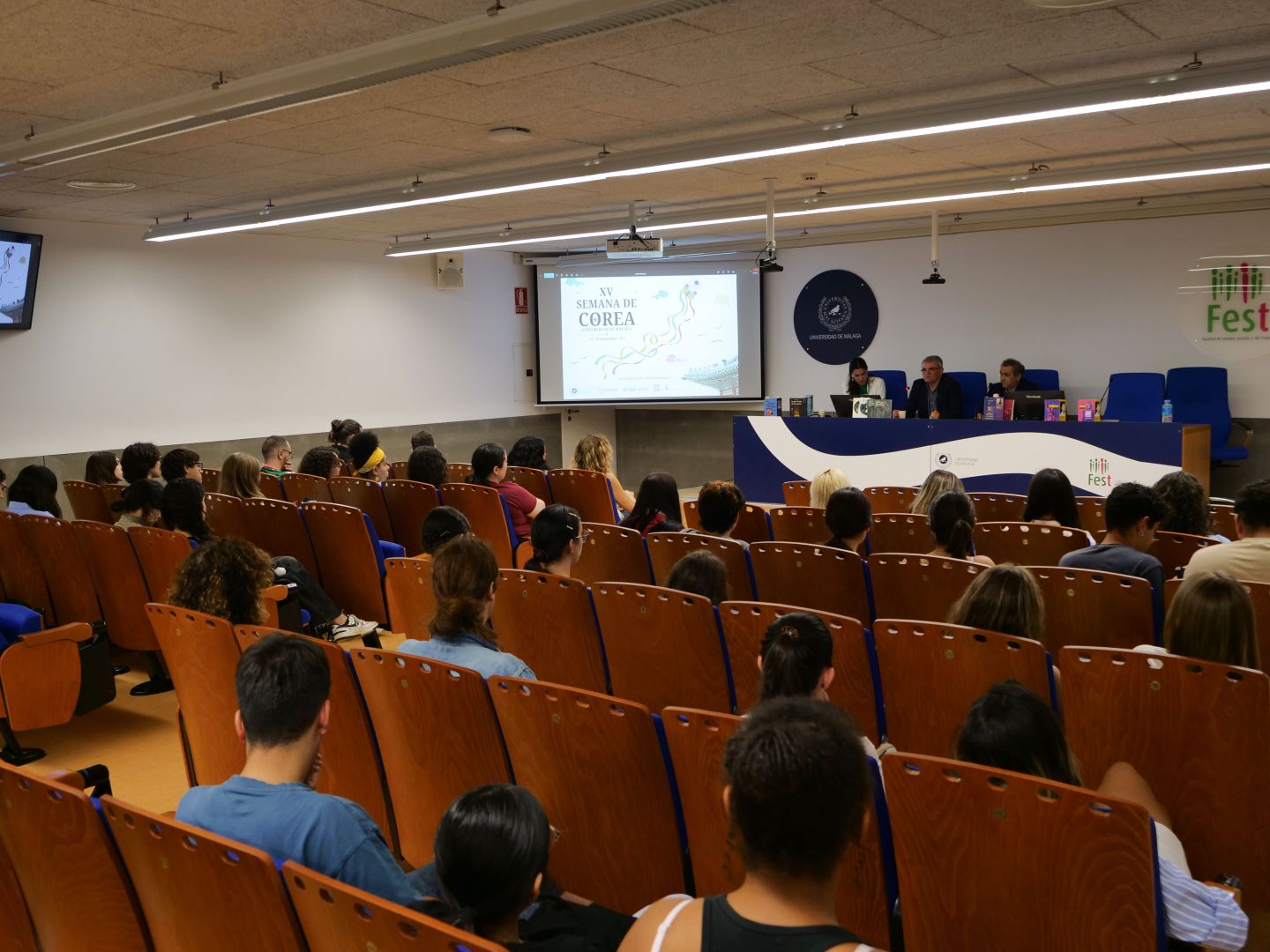 La semana que une a la UMA con Corea: conferencias, literatura y artes escénicas impregnan el campus de cultura asiática