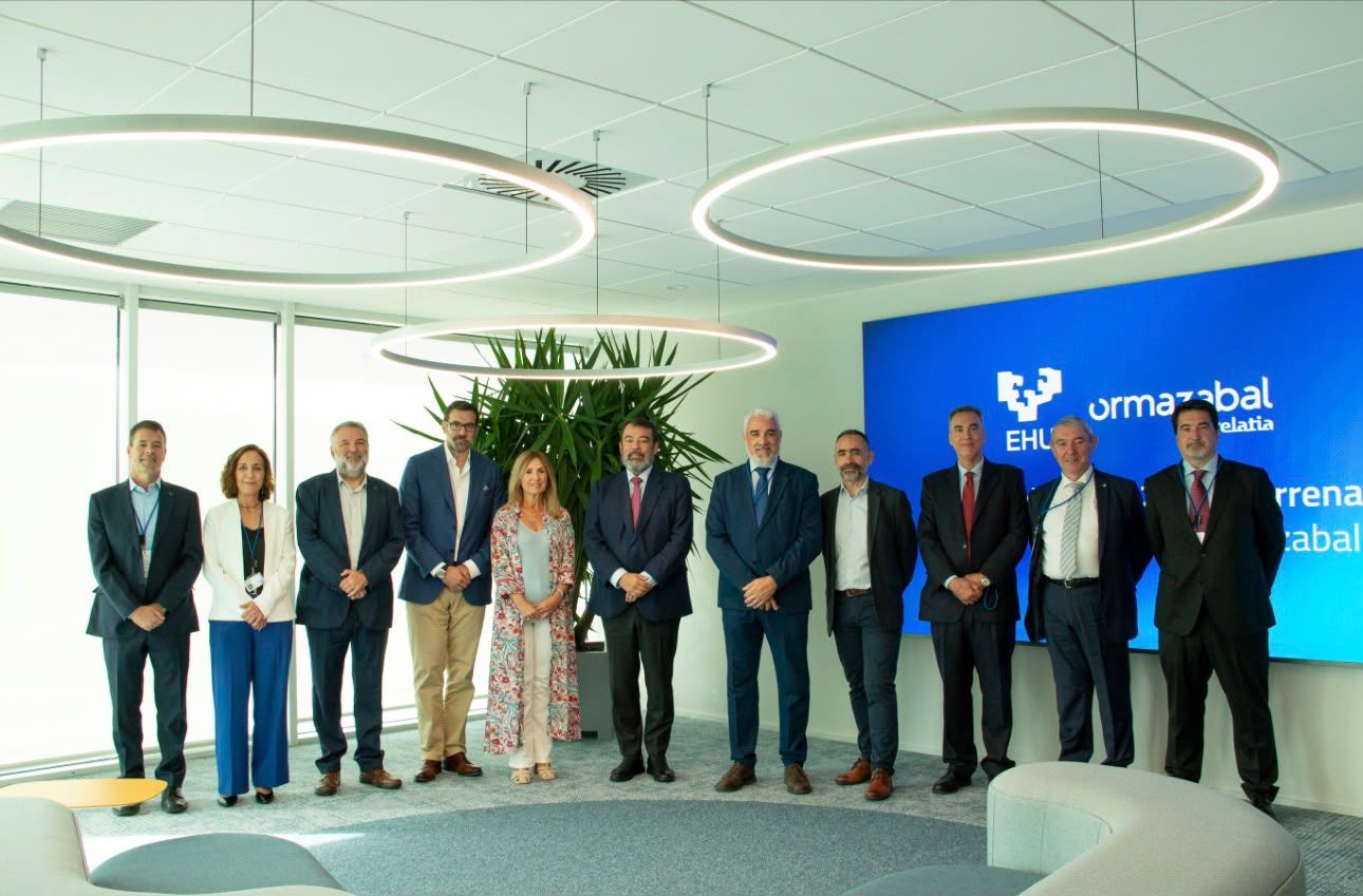 Ormazabal celebra 25 años de colaboración con la EHU para acercar la ingeniería a la industria