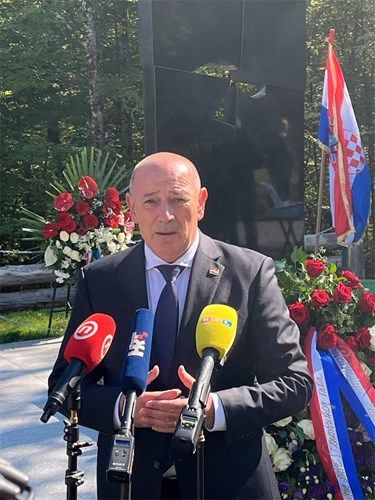 Spomen-obilježje u Gornjim Jamama za žrtve Domovinskog rata