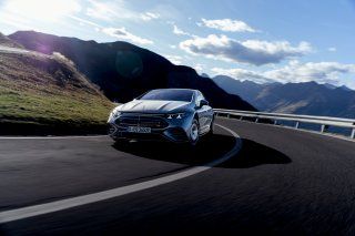 Agiler und müheloser: Steer-by-Wire ist jetzt für die neue Mercedes-Benz EQS Limousine bestellbar