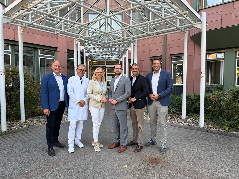 Bundestagsvizepräsidentin besucht neues Ambulantes Operationszentrum