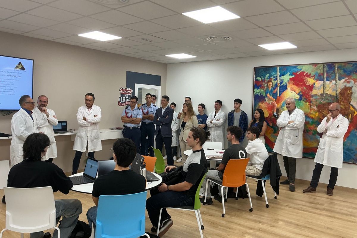 Premiados los estudiantes que más vulnerabilidades han detectado en el Hackaton de Ciberseguridad de la UPCT y Grupo Fuertes