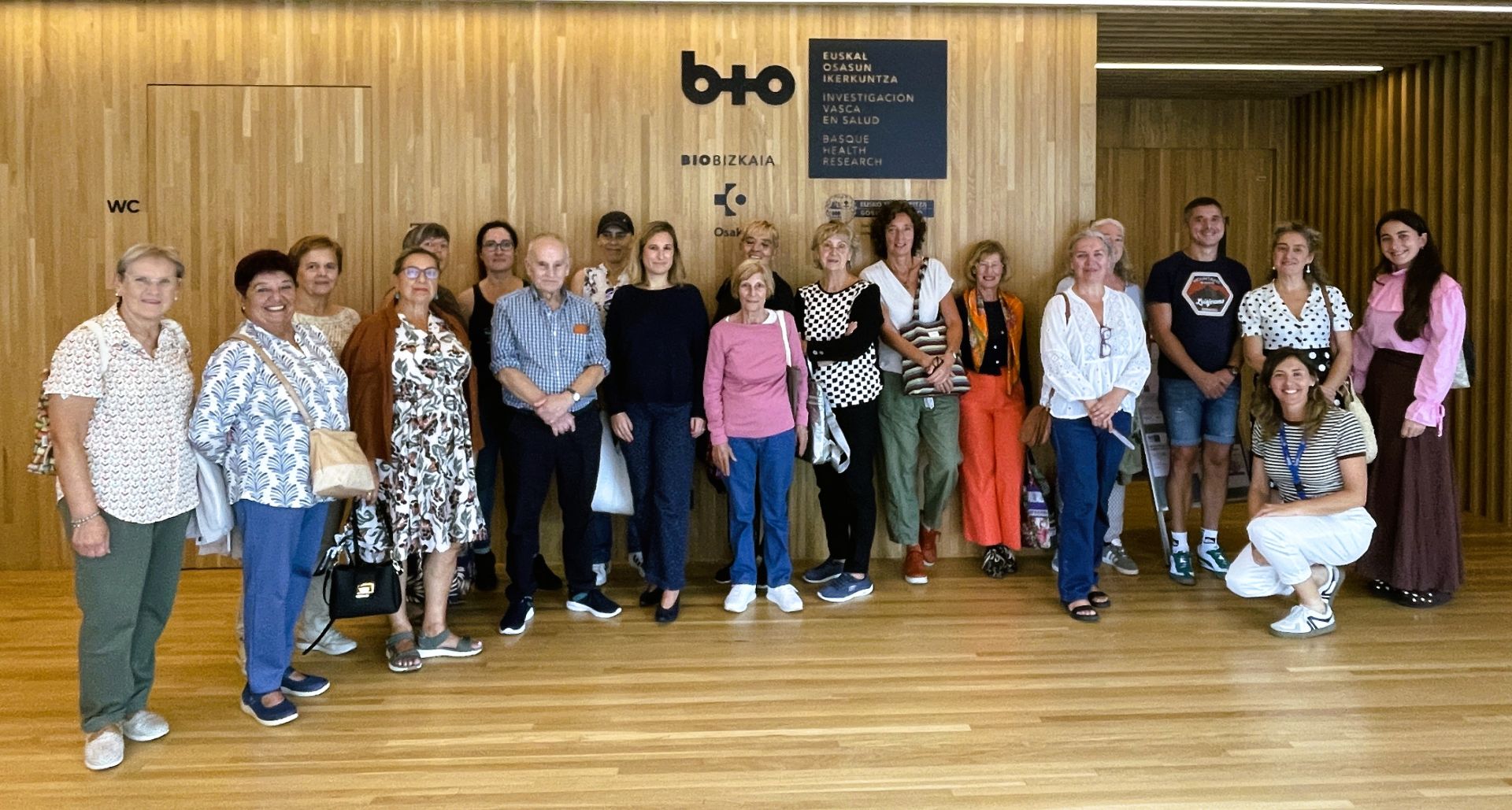 Abrimos las puertas de nuestros laboratorios a pacientes y voluntariado de la Asociación Contra el Cáncer en Bizkaia en nuestro encuentro anual