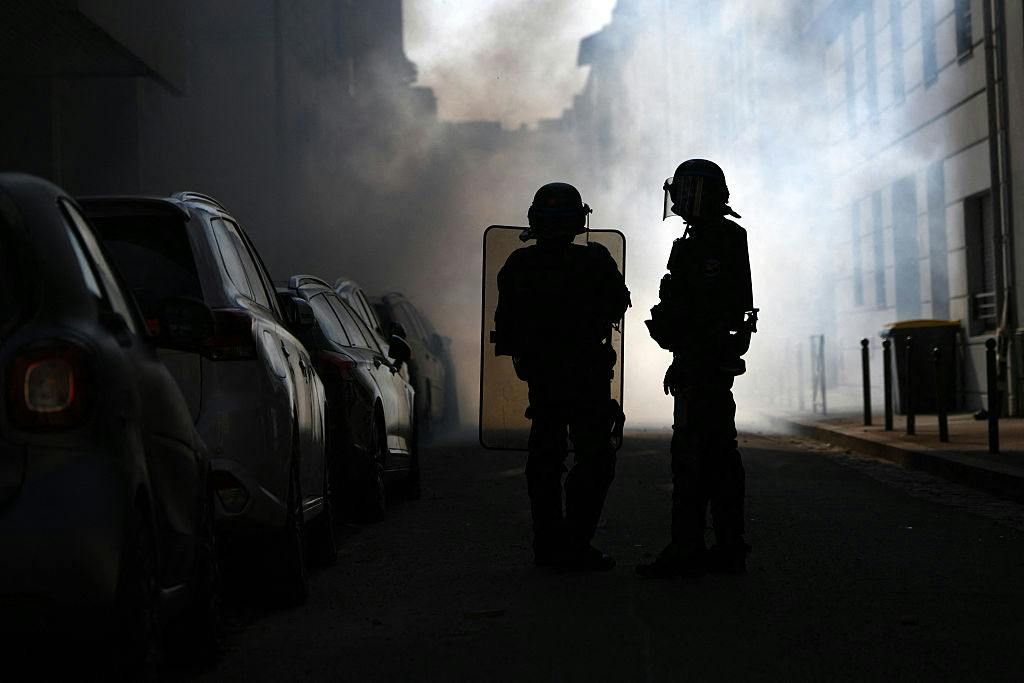 France: Permanently ban the use of all stun grenades in policing of protests