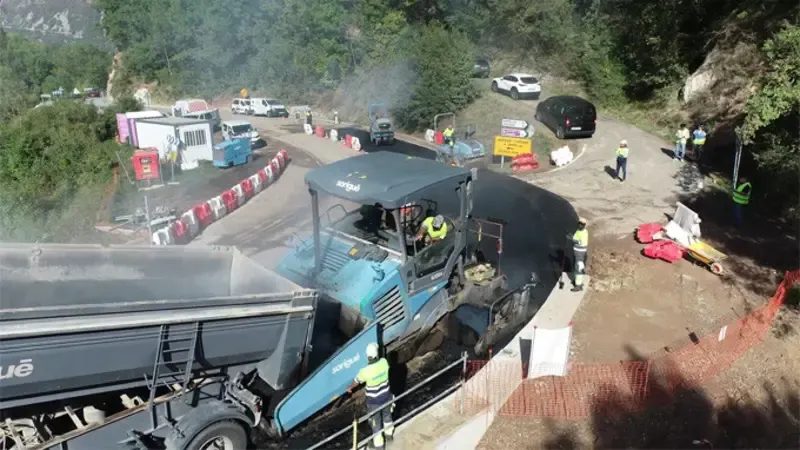 Transportes avanza en las obras de rehabilitación del pontón sobre el barranco de Urmella en la N-260