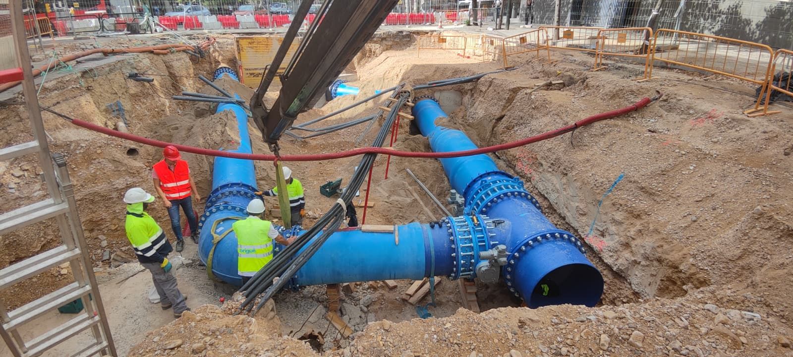 Las obras de la avenida de Valencia encaran la recta final de la compleja operación de cambio de tuberías de gran diámetro