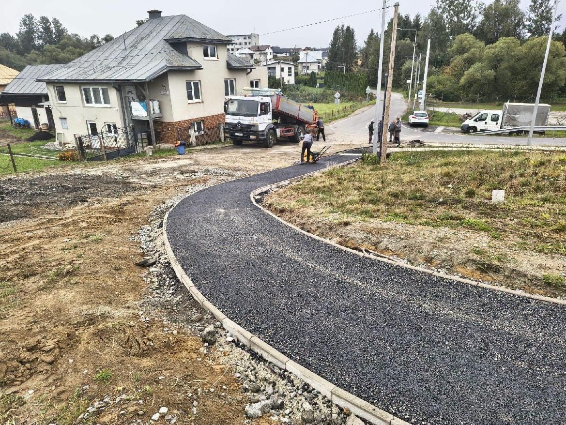 Nový chodník majú aj v Podkoreňovej