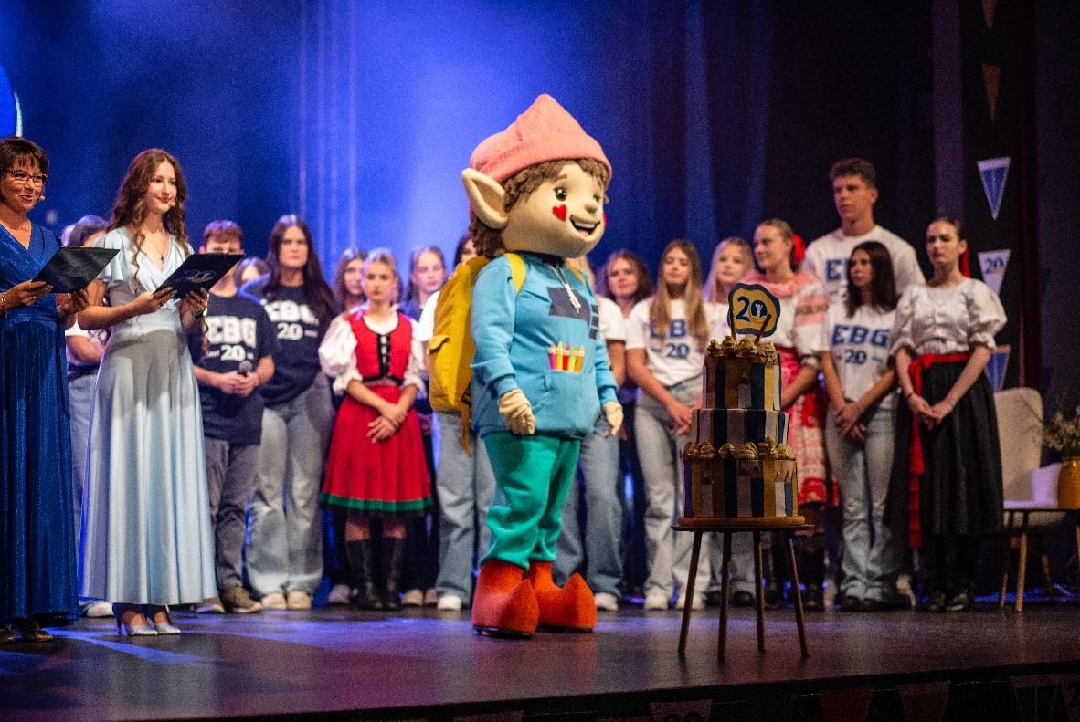 Škola, ktorá učí veľkých, aby rozumeli malým, oslávila dvadsiate výročie svojho vzniku