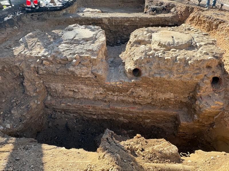 Zaragoza redescubre su historia: el minucioso trabajo arqueológico en la reforma de la plaza de San Miguel permite estudiar más de 2.000 años de patrimonio