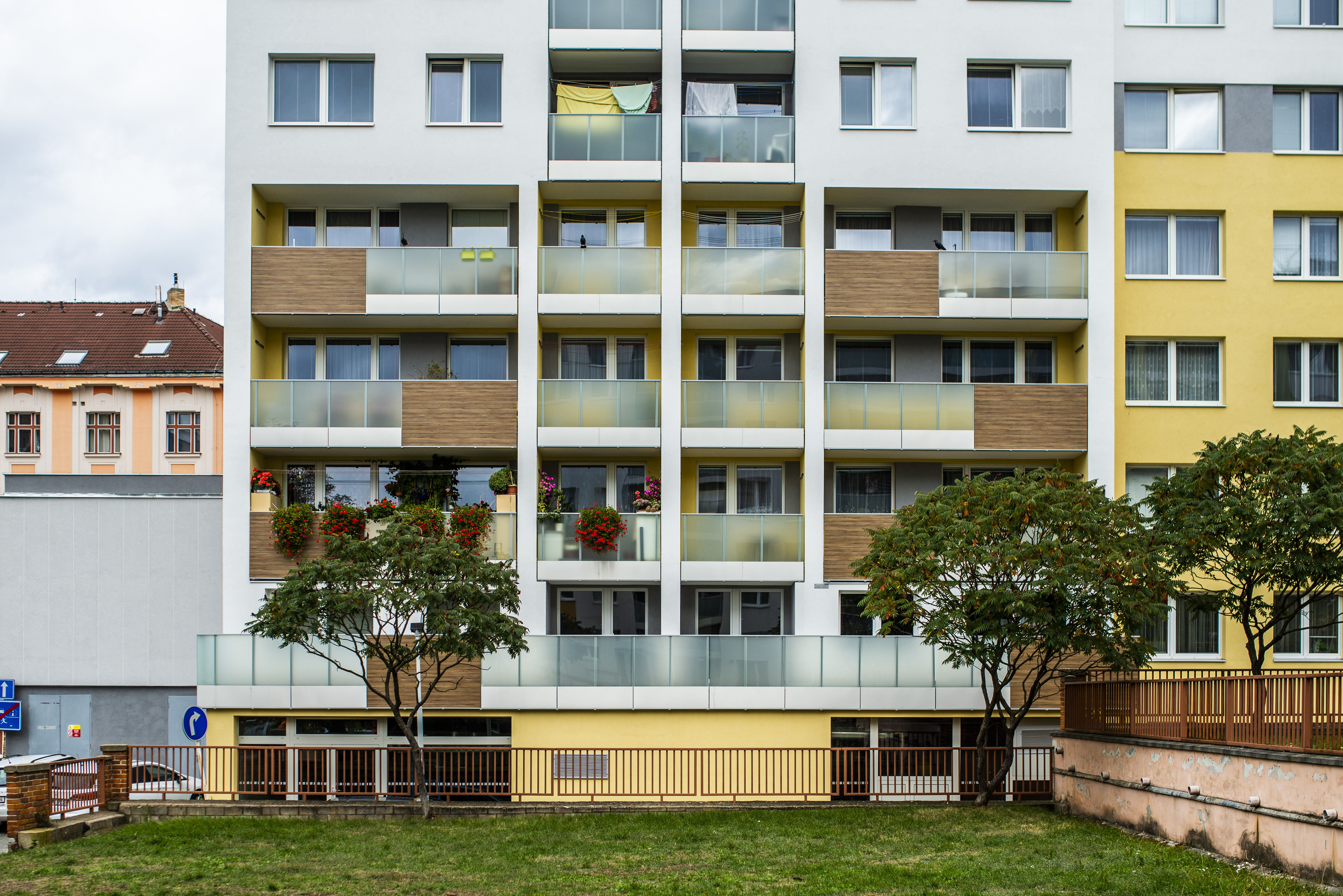 Až stovky let může trvat renovace českého bytového fondu