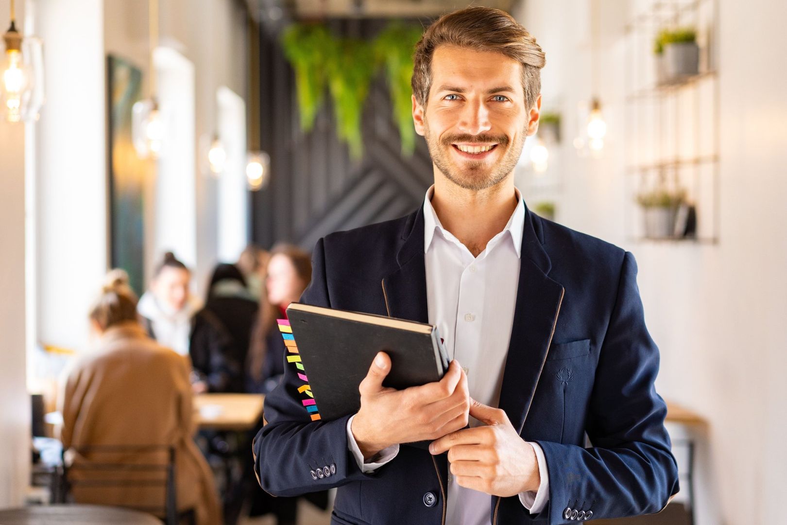 16 października – Dzień Szefa. Pracownicy oczekują dziś od liderów znacznie więcej niż tylko zarządzania