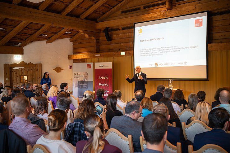Tirol ist Land der Lehre: 27 Auszeichnungen an LehrlingsausbilderInnen verliehen