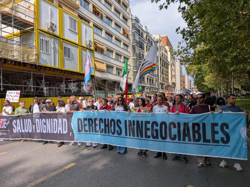 La quinta Marcha Positiva abarrota las calles de Madrid en defensa de los derechos de las personas con el VIH: «Ni culpa, ni silencio»