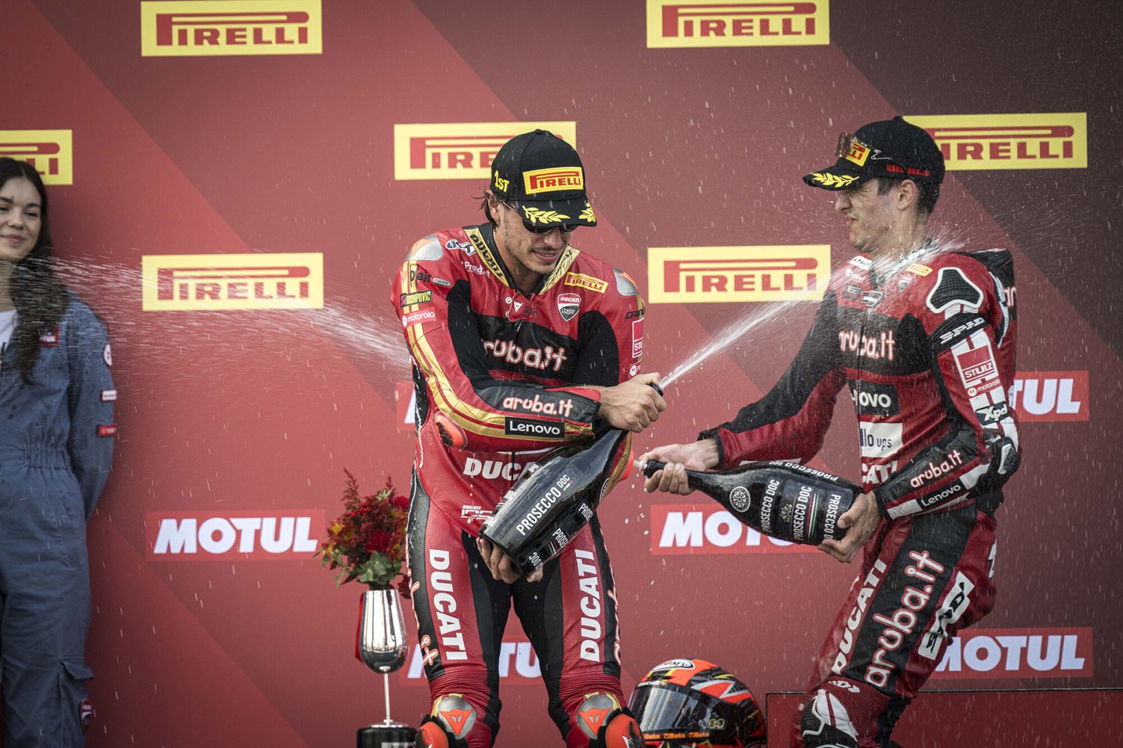Bulega non si ferma e si prende la trentesima vittoria stagionale sul circuito di Jerez de la Frontera. Lecuona completa sul podio la festa del team Aruba.it Racing - Ducati.
