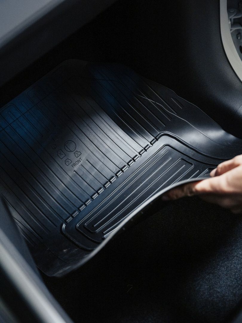 Jen přezout gumy nestačí. Připravte auto na zimu a ušetřete