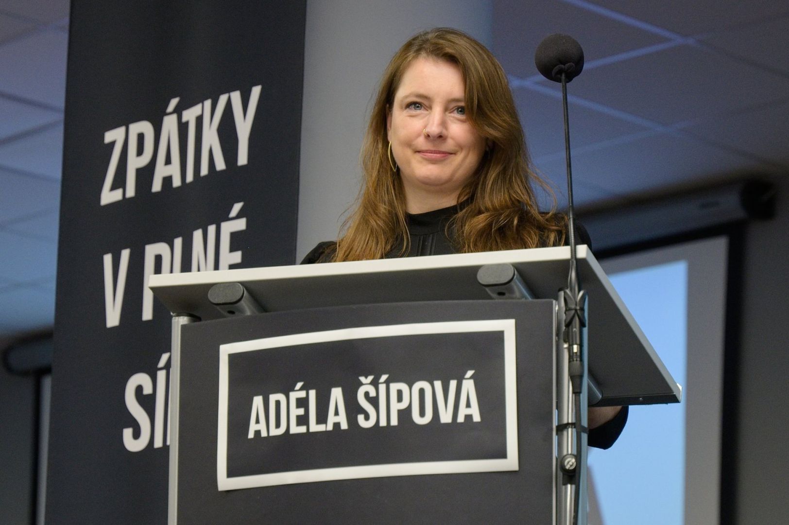 Šípová těsně neobhájila senátorský post. Uspělo ale osm kandidátů, které Piráti podporovali a v Senátu zůstává převaha demokratické opozice