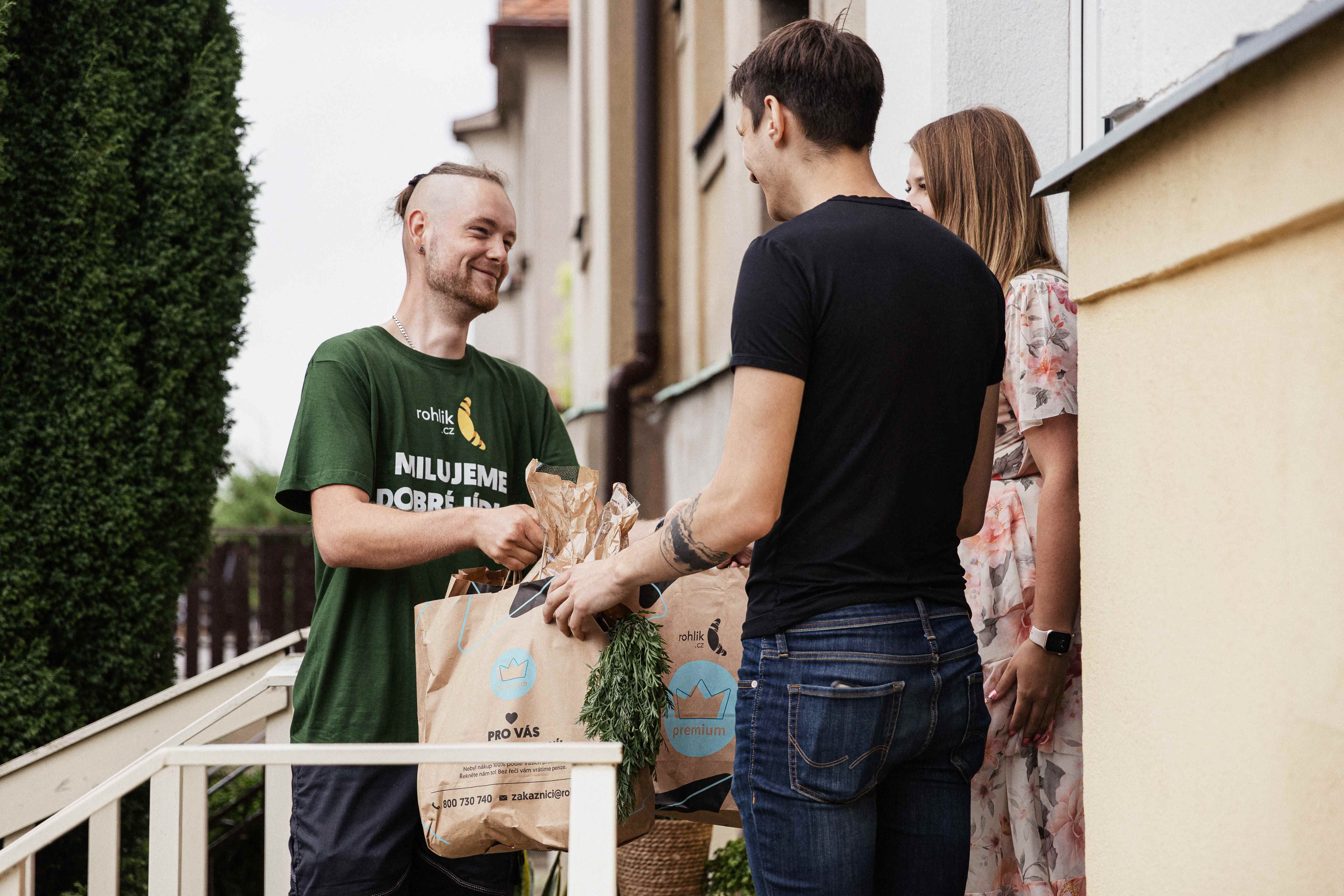 Rohlík už 9 let mění to, jak Češi nakupují. A slaví miliontého zákazníka