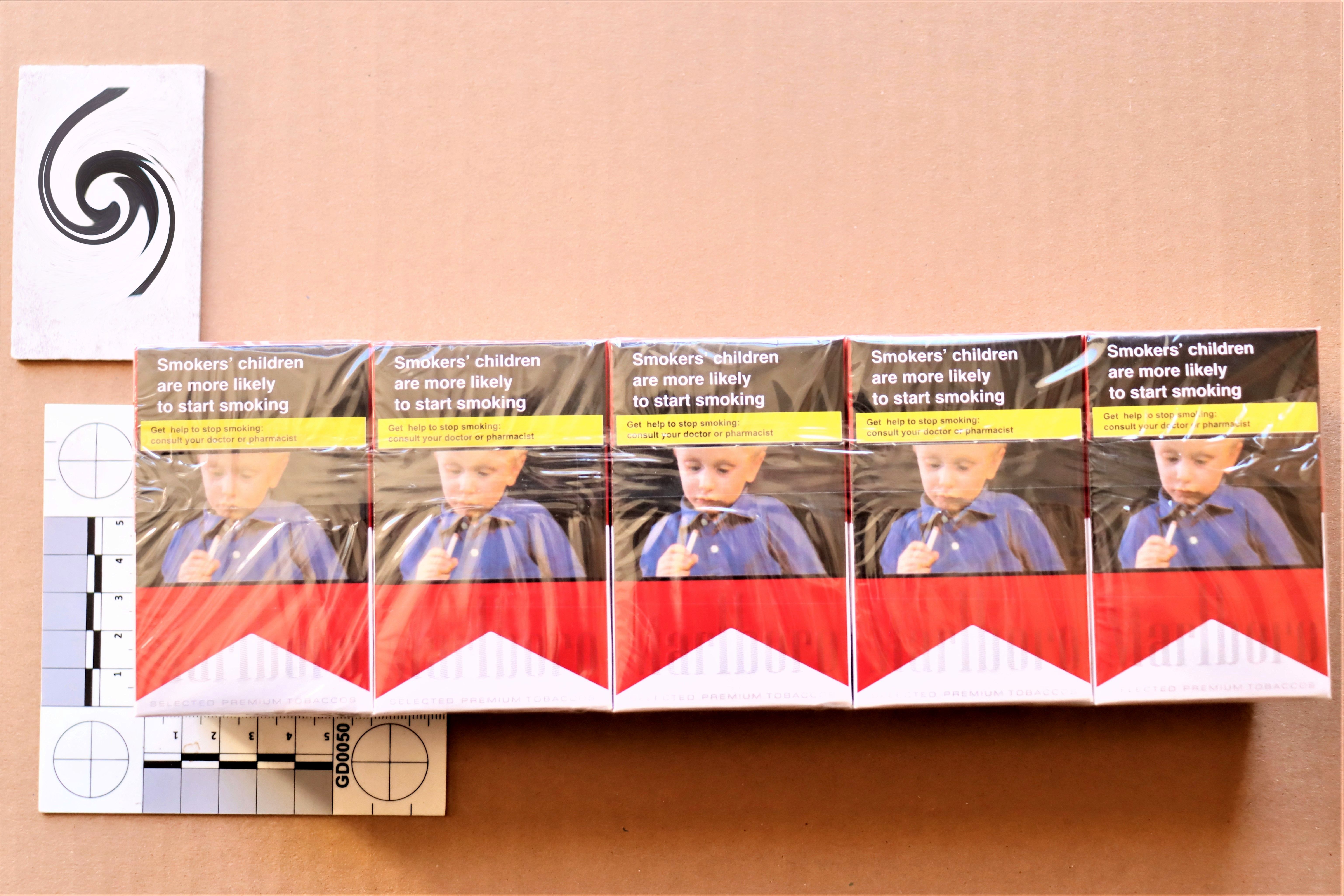 Celníci při raziích objevili tuny tabáku, miliony cigaret, linku, která zvládala pět tisíc cigaret za minutu a rozkryli daňové úniky za více než 170 milionů korun