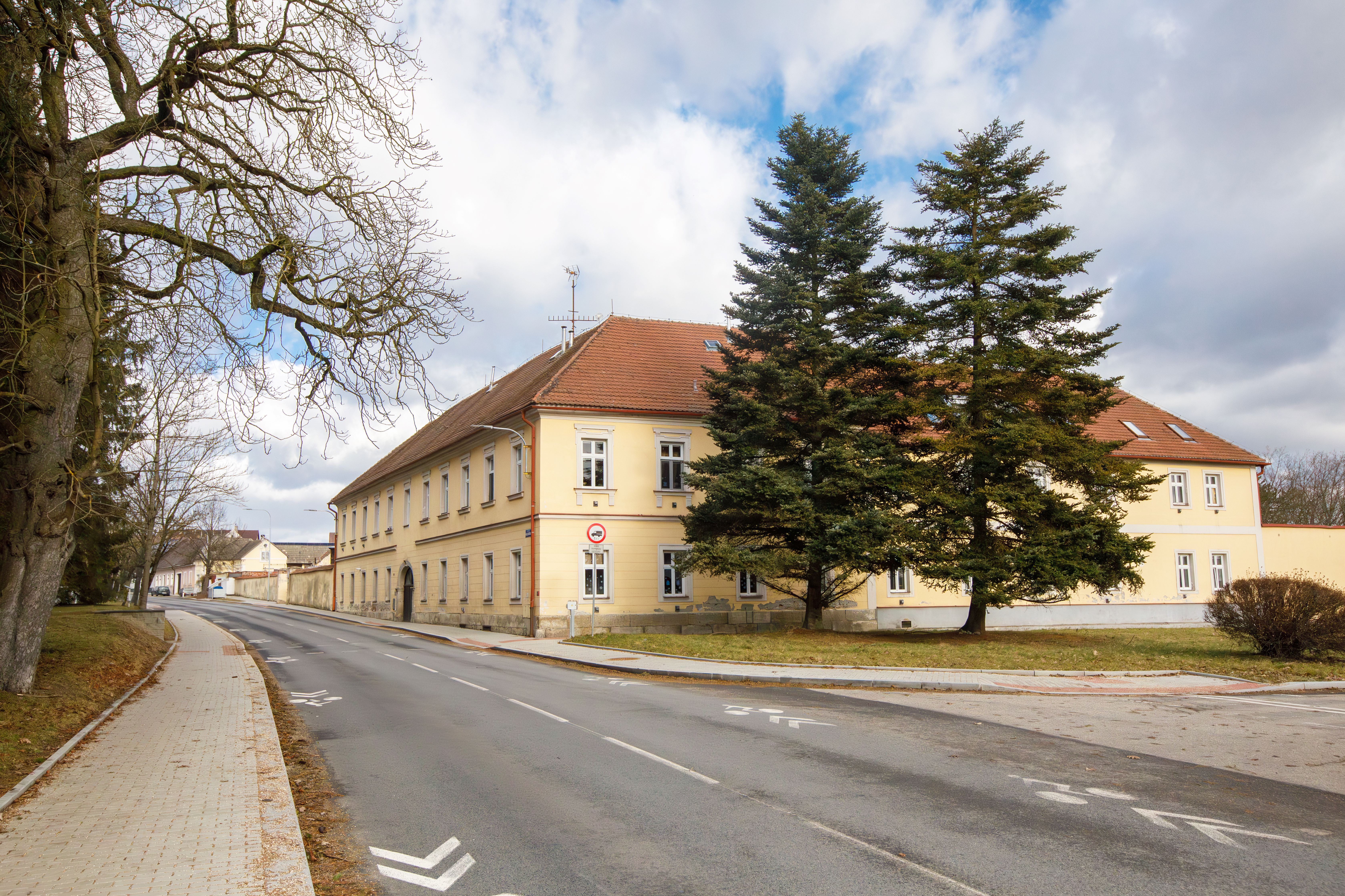 Jindřichův Hradec vyhlásil tendr na komplexní řešení prostoru Dukelských kasáren pro developerské společnosti a stavební podnikatele