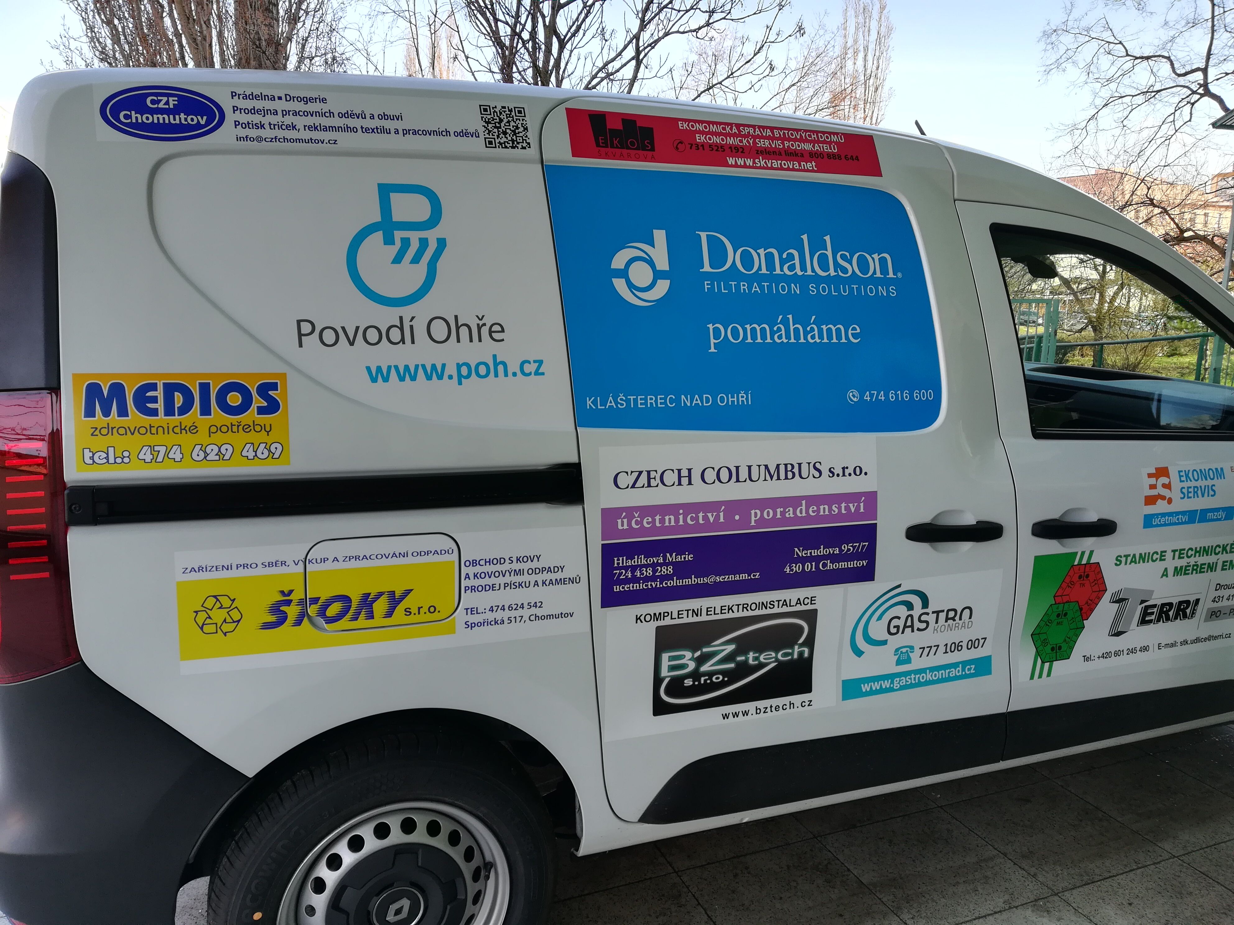 Dlouhodobě podporujeme auta, která pomáhají