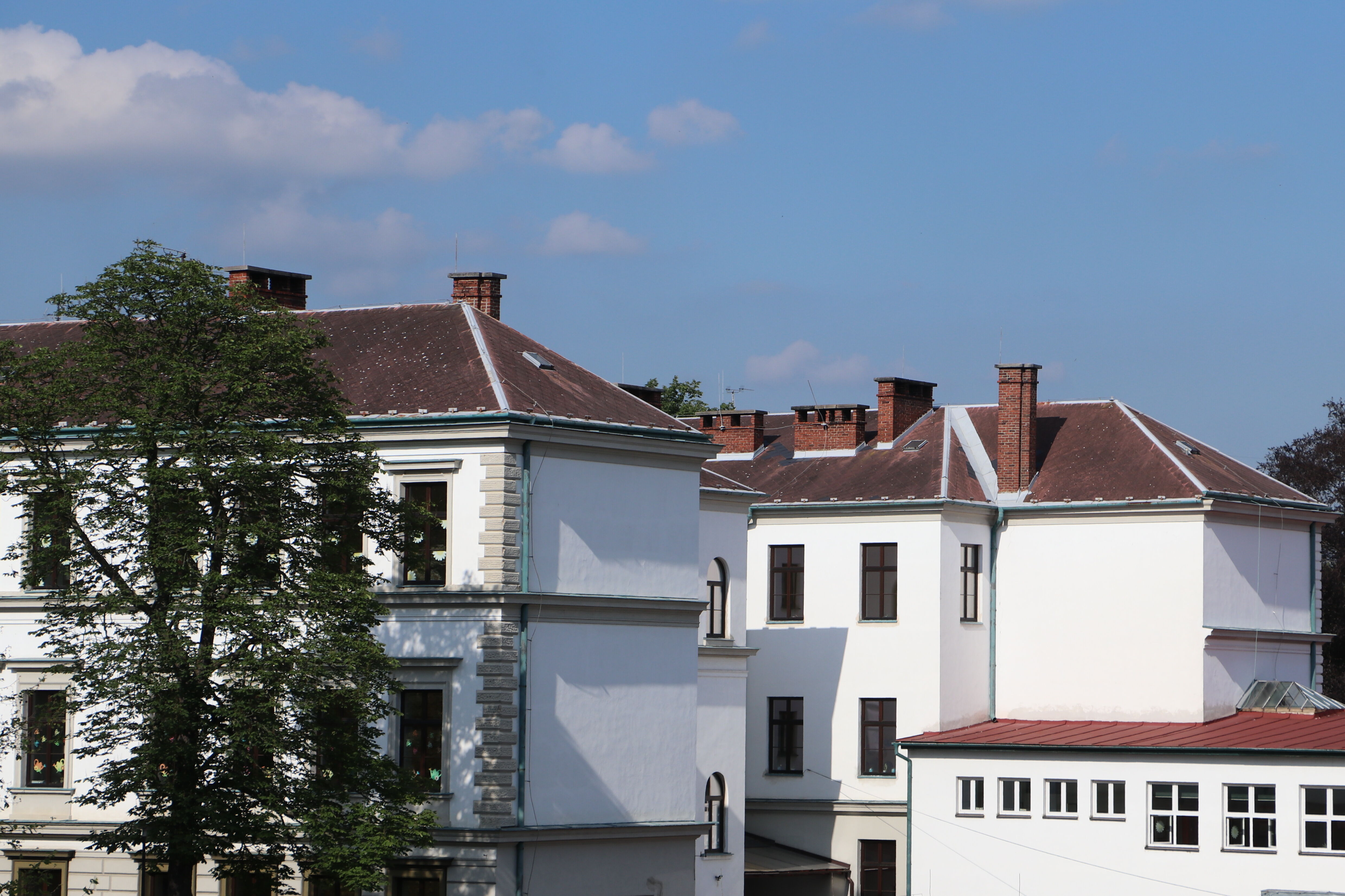 Do letních oprav škol město investuje miliony