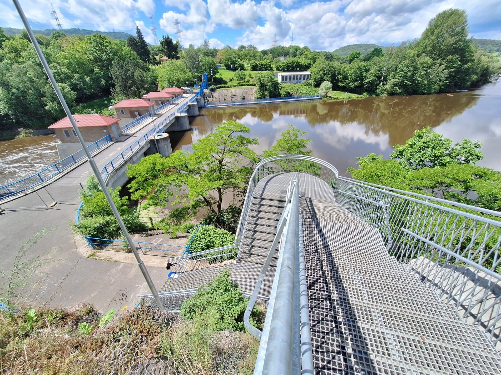 V Kadani u řeky Ohře jsme instalovali nové schodiště