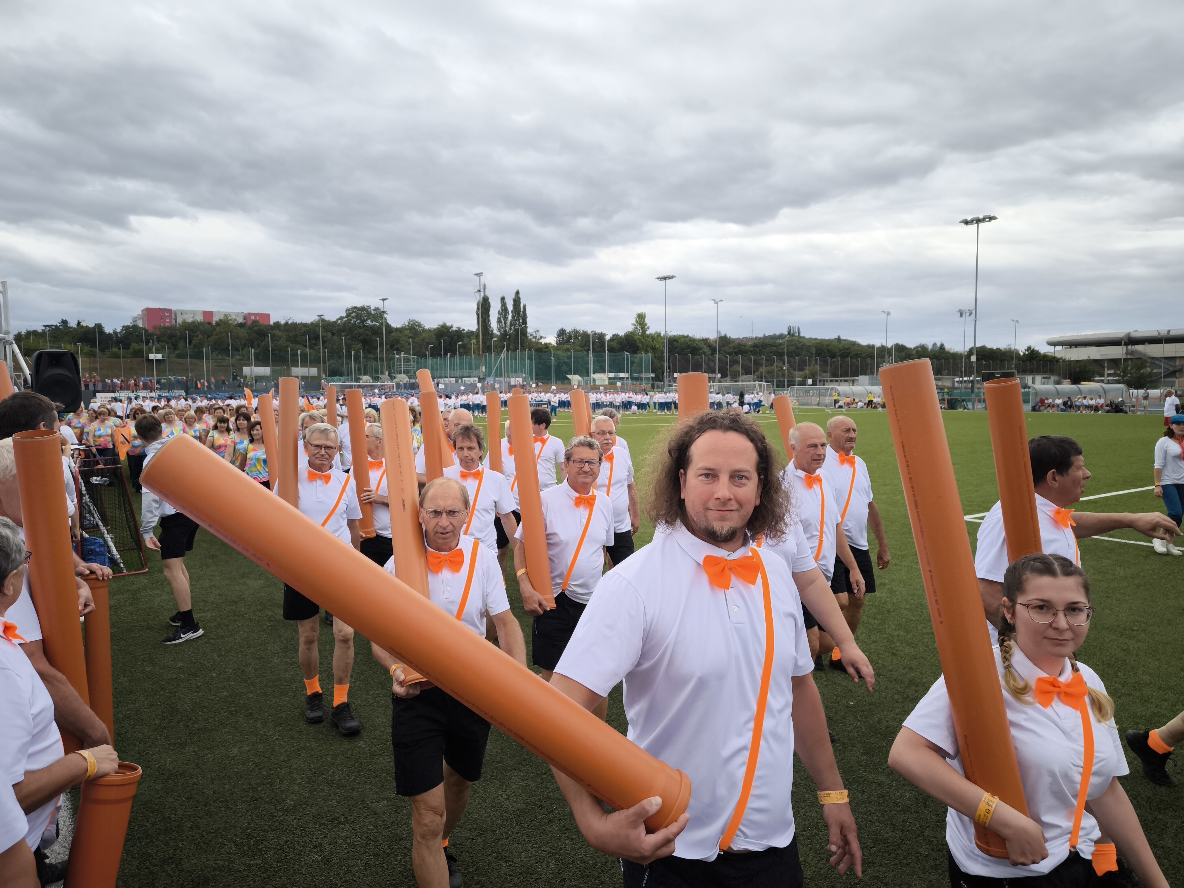 Pestrá vystoupení cvičenců a cvičenek České asociace Sport pro všechny na XVII. všesokolském sletu
