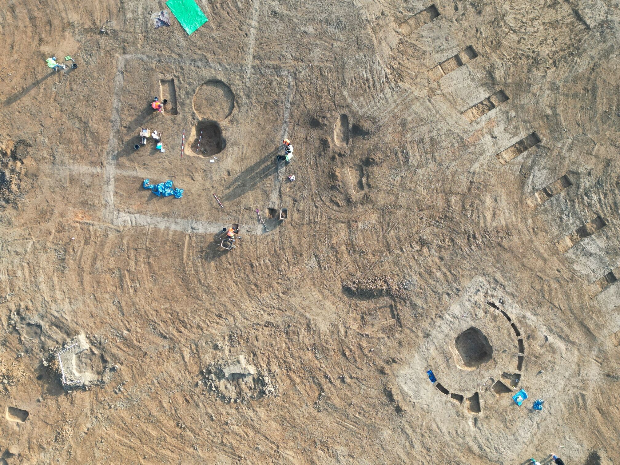 Archeologové odkryli největší starobronzové pohřebiště na střední Moravě