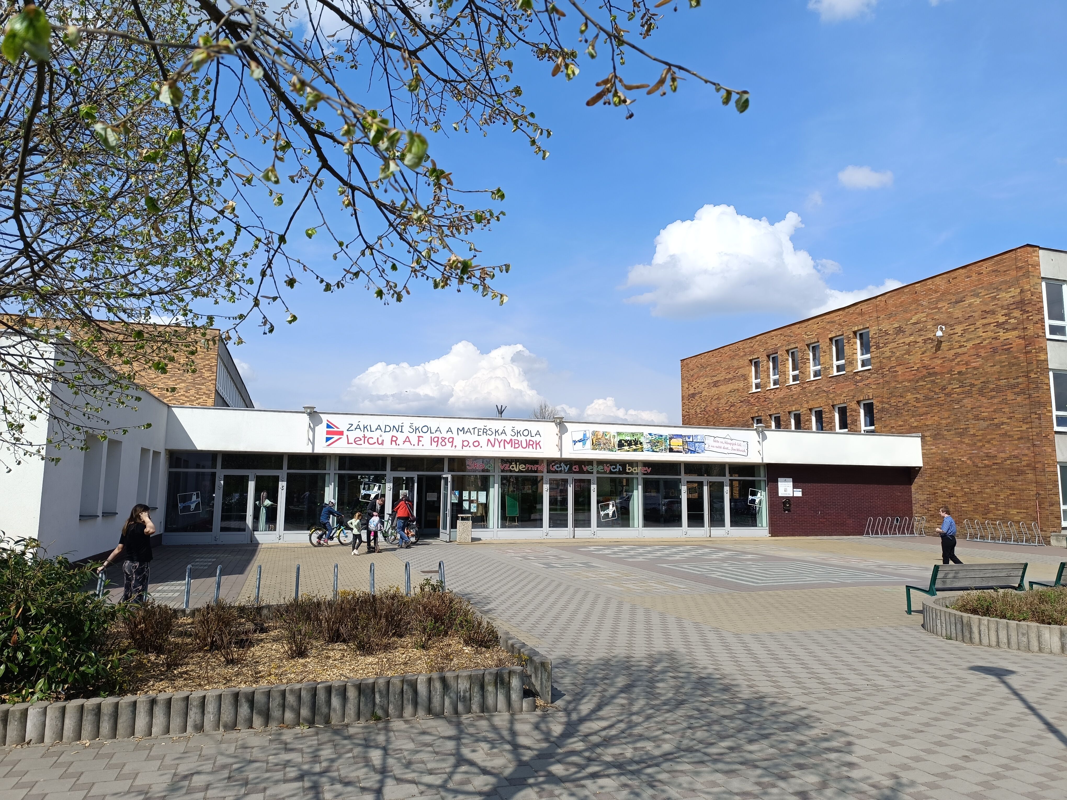 Výuka na ZŠ Letců R. A. F. pokračuje bez omezení  i přes havárii vodovodu