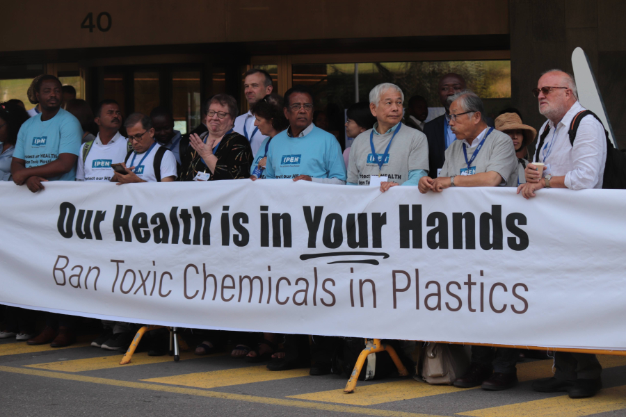Toxické látky z plastů mají v těle pracovníci s odpady i delegáti OSN, ukazuje nová studie, na které pracovali i Češi